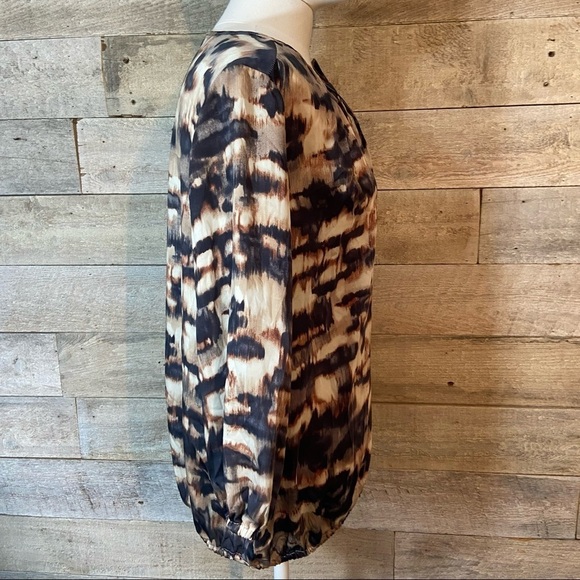 Willi Smith women’s animal print blouse in size medium - Picture 5 of 11